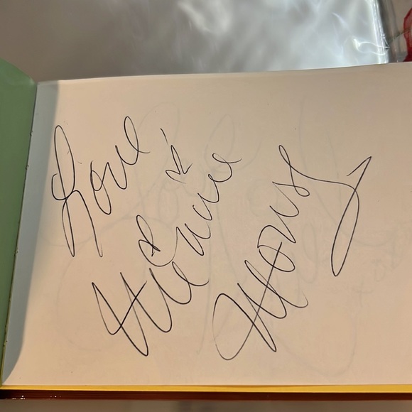 Vtg Walt Disney World Autograph book signed by Disney Characters Pioneer Photo - Picture 5 of 14